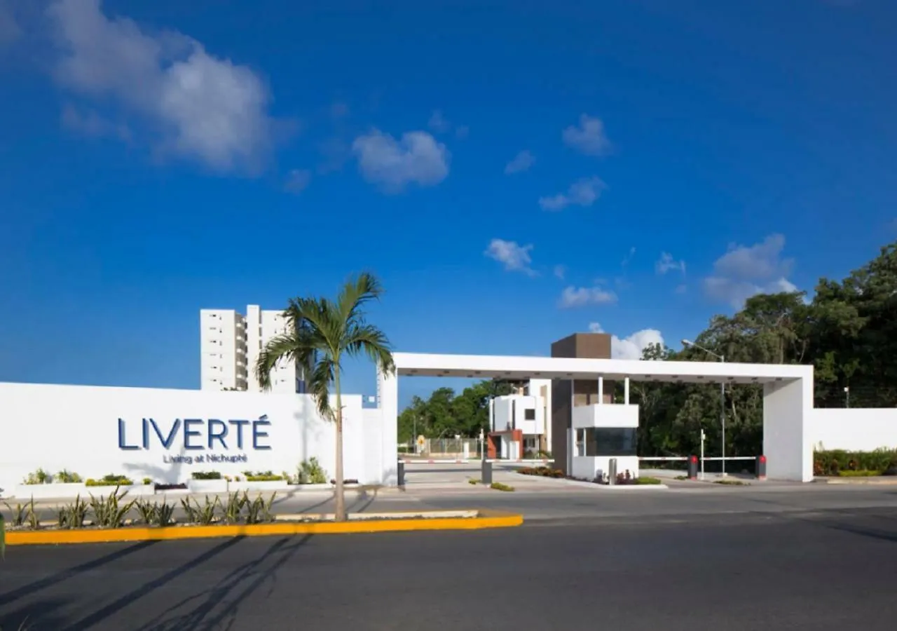 Liverte Downtown Apartments Cancún