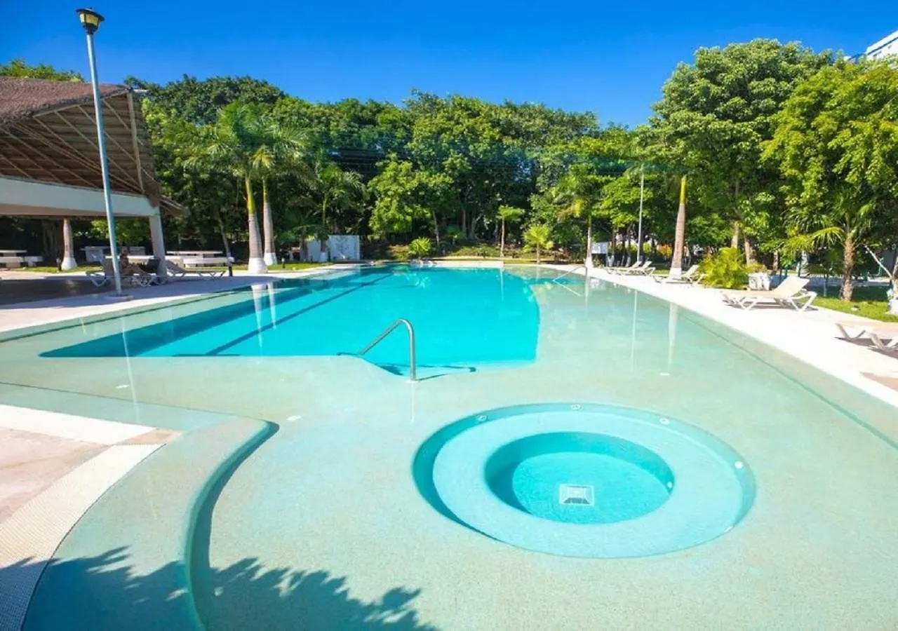 קנקון Liverte Downtown Apartments 3*,
